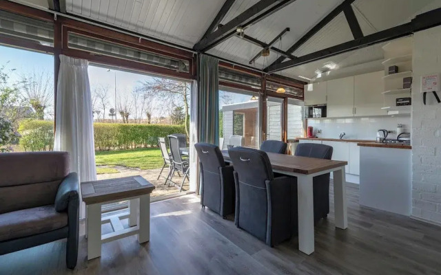 Bungalow Near Sint Maartenszee Beach