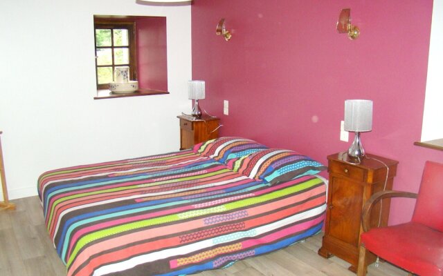 House With 4 Bedrooms in Sougéal, With Furnished Garden