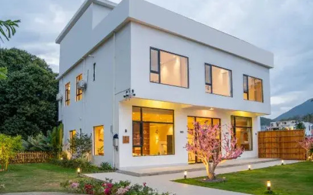 Wanning Riyuewan Flower Romantic Homestay