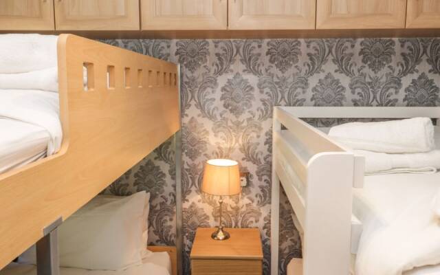 Jonstone Pines Lodge at Cayton Bay Holiday Park