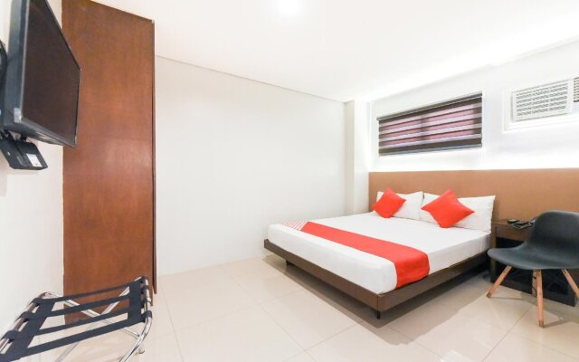 OYO 111 The Chipper Hotel