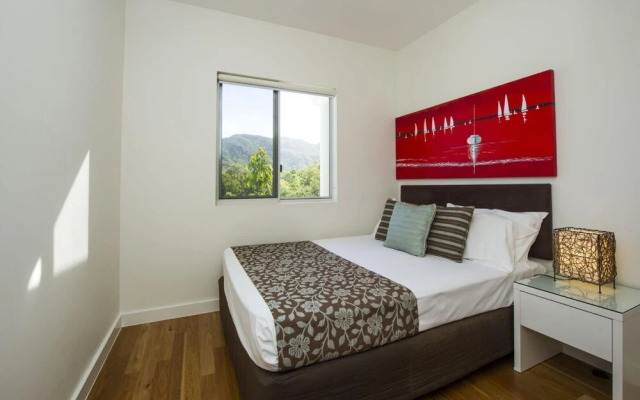 Beachside Apartment 10