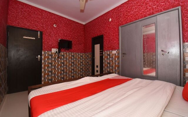 Oyo 38412 Kavya International