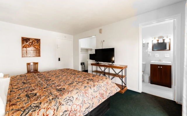 Captain's Table Hotel