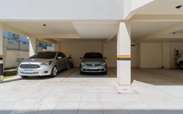 Apto bem Localizado a 500mts da Praia Rhi206