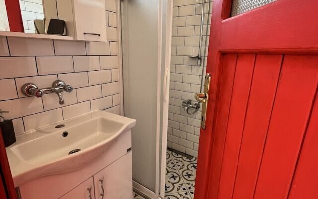 Tenedos Tatil Odaları