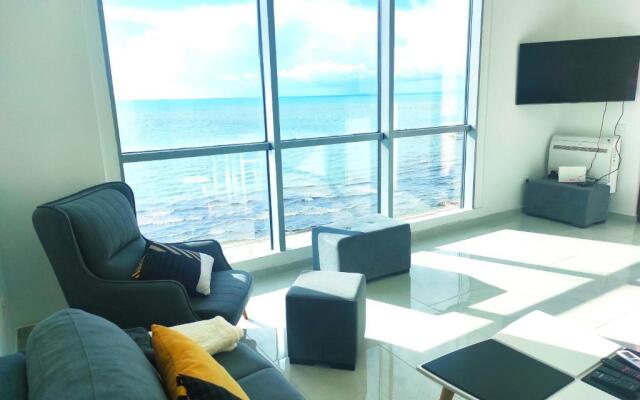 Seafront Apartment in Durres