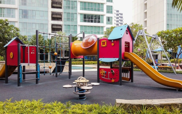 Cozy 1BR with Workspace at Setiabudi Skygarden Apartment