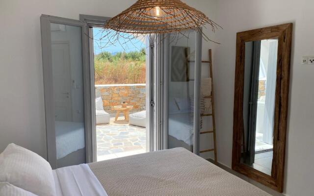 Beachhouse Omega Naxos