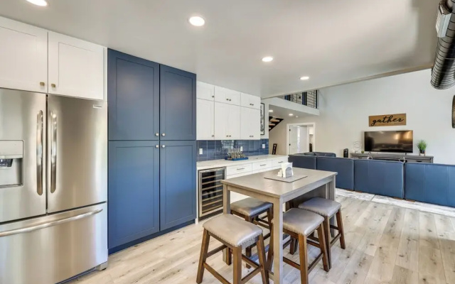 Putting Green, Game Room, Pool! Scottsdale Oasis