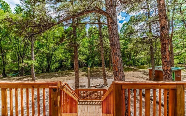 Paradise On The River Three Bedroom Cabin