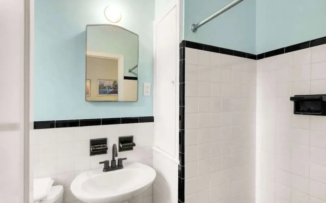 Sun, Shells and Seaspray w/ Lanai