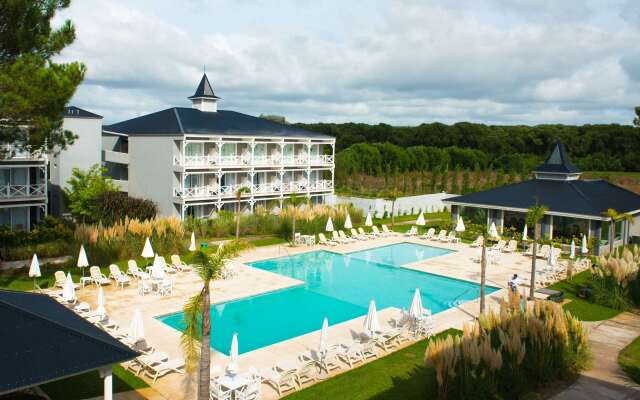 Howard Johnson by Wyndham Carilo Convention Center