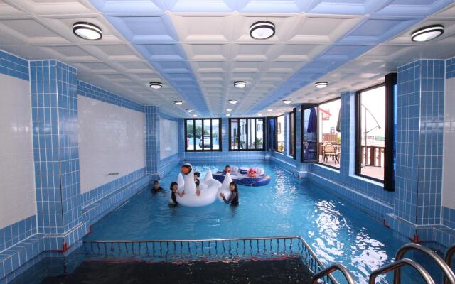 Uljin blue ara A pension