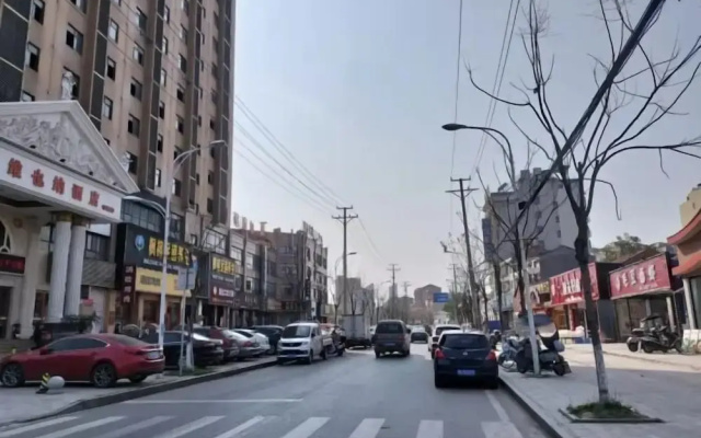 Vienna Hotel (Jingzhou Jianli Jiangcheng)