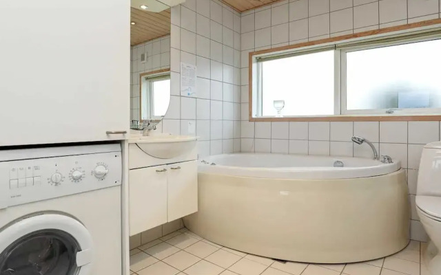 6 Person Holiday Home in Ringkobing-by Traum