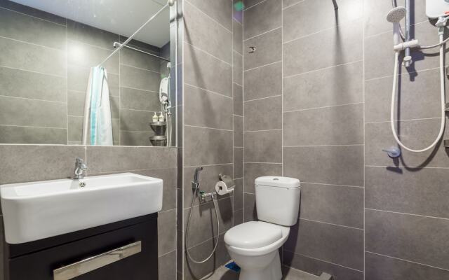 Luzzeri Suite Empire Damansara