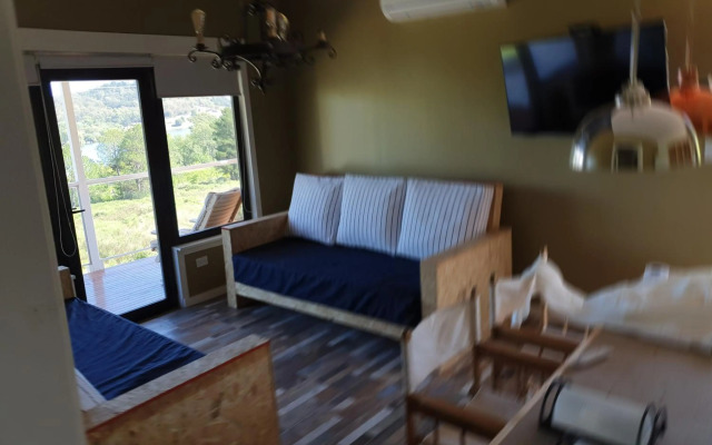 al pie de las sierras en villa del lago