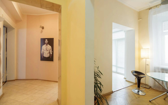 Апартаменти біля площі Ринок