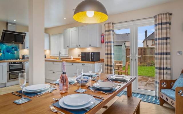 Y Deri - Close to Village and Beach
