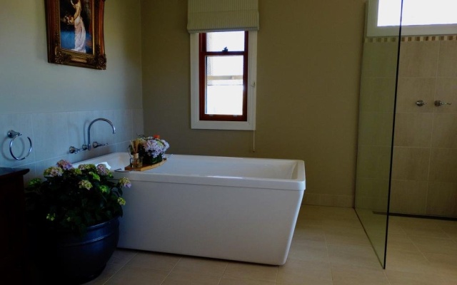Windermere Homestead – Bathroom – Bendigo