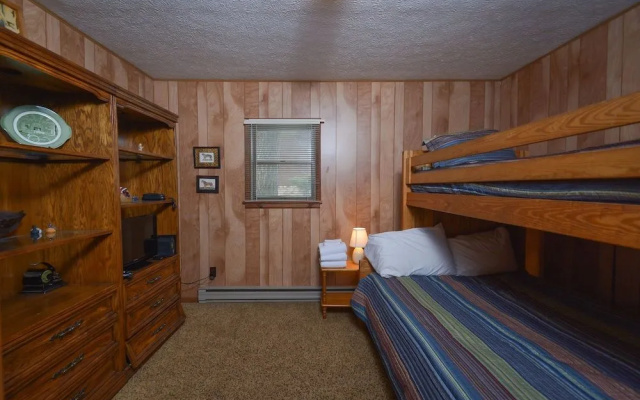 Rock Lodge
