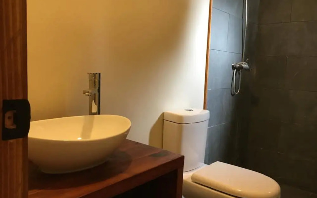 Hotel 381