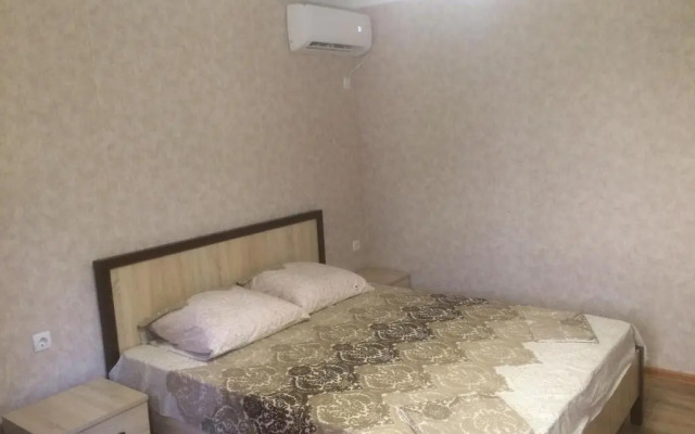 Guest house on Lakoba