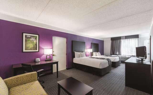La Quinta Inn & Suites by Wyndham San Antonio Downtown