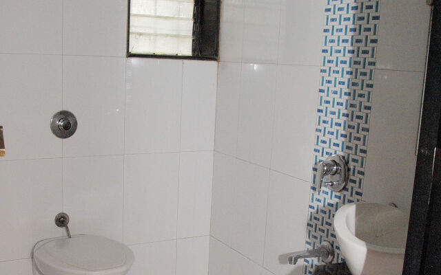 Hotel Kamran Residency - Near US Embassy