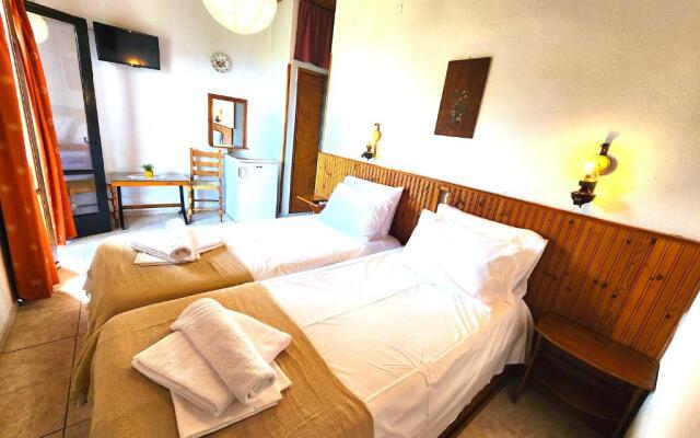 Yalla Hotel Chorefto