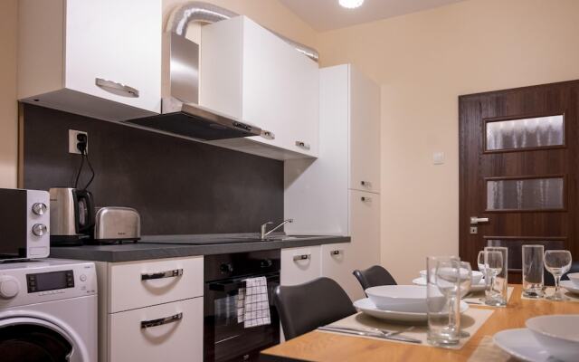 Design 1bdr Apartment in Top Center - Free Parking