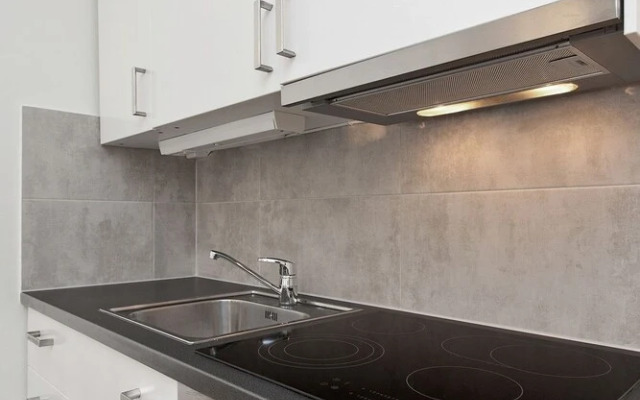 1 Bedroom Short walk to main street
