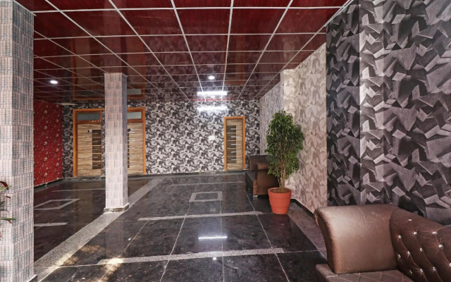 OYO 28244 Hotel The Green Town