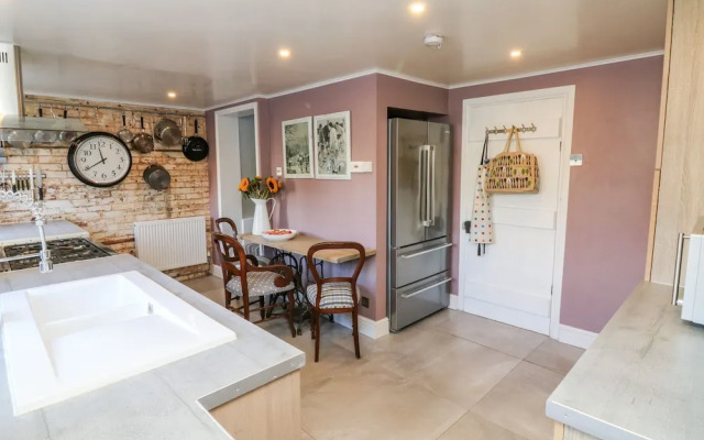 3 Elm Cottage