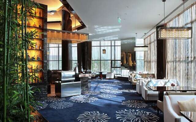 Luan Suntone Plaza Hotel