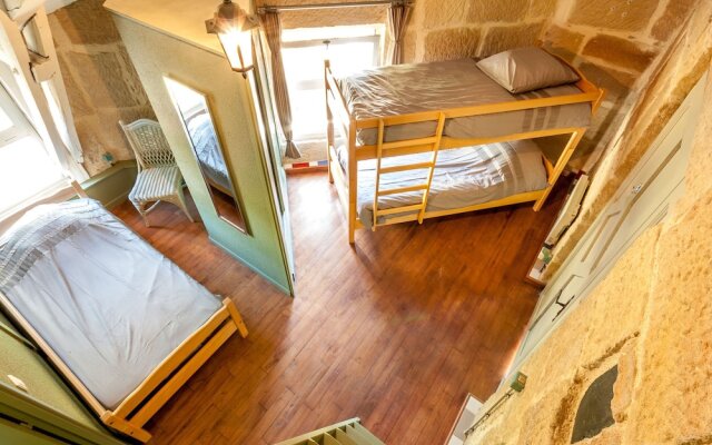 Lush Mansion in Lacapelle-marival With Jacuzzi