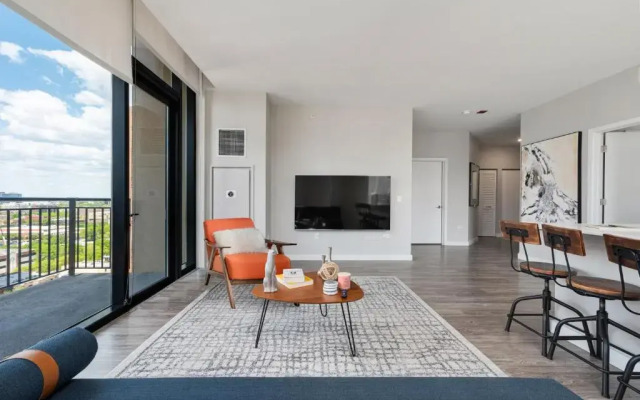 Cloud9 - River North at Aurelien