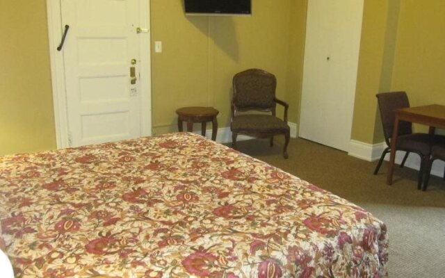 Lenox Hotel and Suites