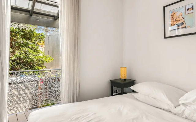 Stylish Inner-city Terrace Home With Rooftop Deck – Guest Rooms – Sydney
