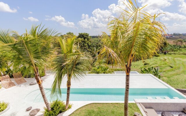Exceptional Architect's 5BR Villa, an Oasis Gem in Canggu Centre