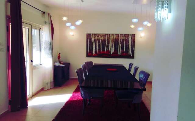 Villa in a natural grovea