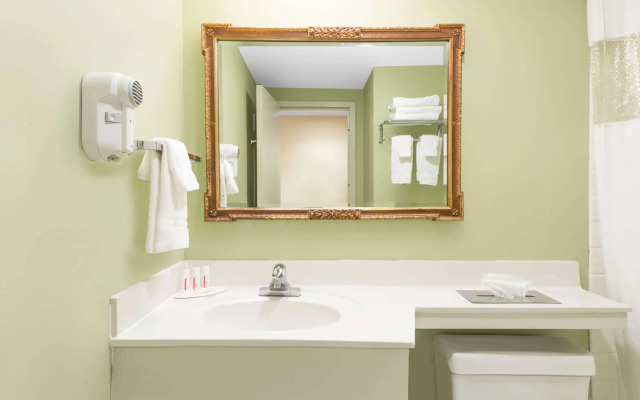 Ramada by Wyndham Vandalia