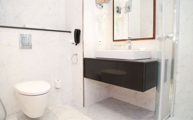 Top Ayla Ibri Hotel And Mall