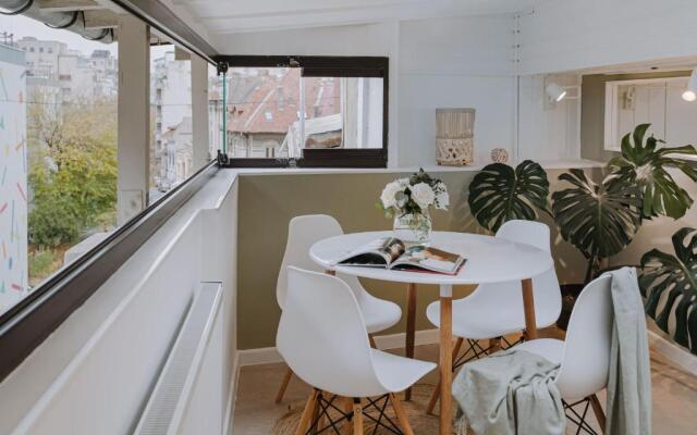 Attic Downtown by CityLife Suites