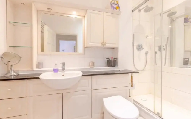 Stylish 1 Bedroom Apartment in Pimlico With Lovely Garden
