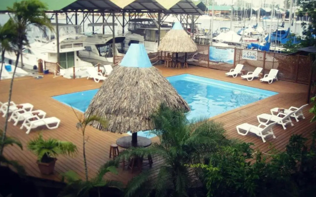 Mar Marine Yacht Club