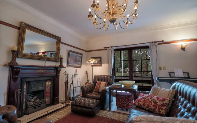Grove Manor