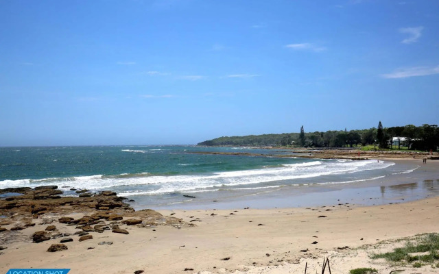 Sandy Feet Retreat - Pet Friendly - 1 Min Walk to Beach