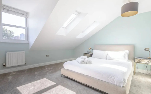 Beautiful & Modern 3BD House- Kennington!